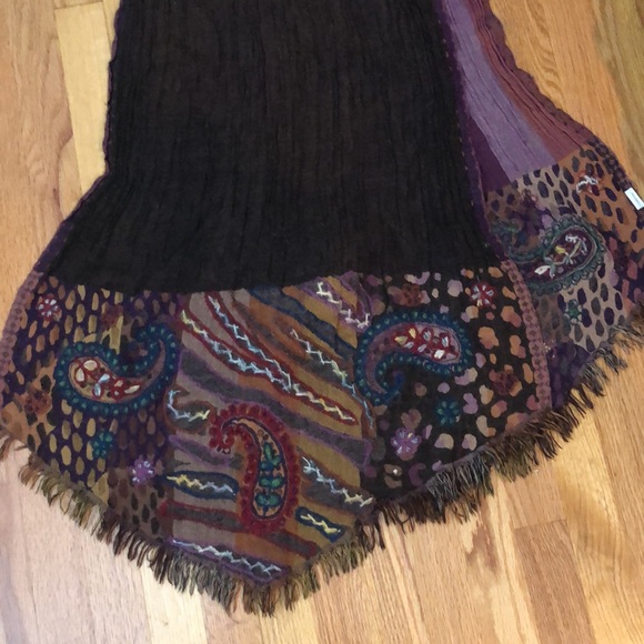 Hand-Embroidered Textured Wool Shawl Paisley Motif, "Paisley Swirl” Fall/Winter - Picture 7 of 15